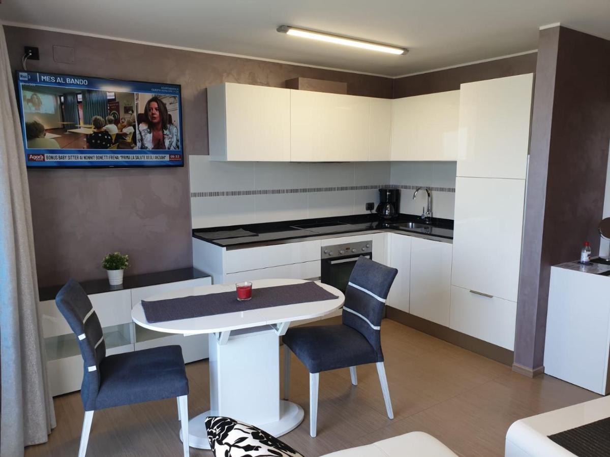 Apartments Riva-Interauto Umag Exterior foto