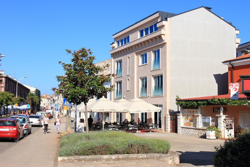 Apartments Riva-Interauto Umag Exterior foto